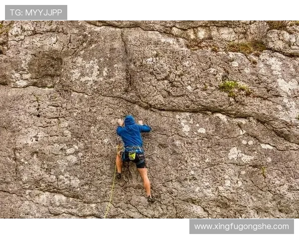 攀岩新手必看：提升灵活性的实用技巧与训练方法分享